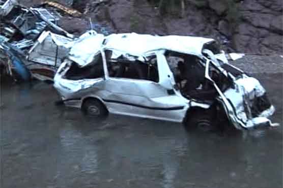 10 dead as van falls into ravine near Murree
