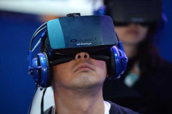 Facebook takes 2 billion dive into virtual reality