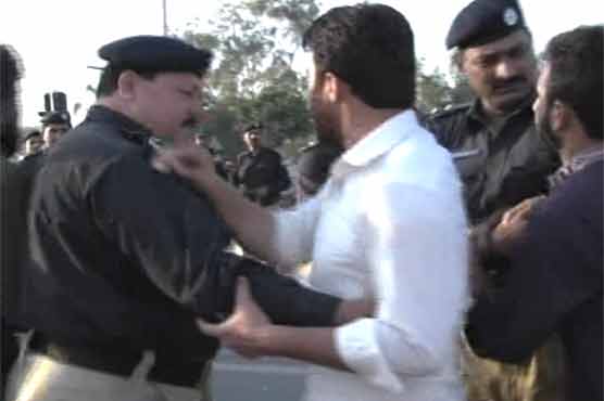 Lahore: Police baton-charge student organization, arrest many