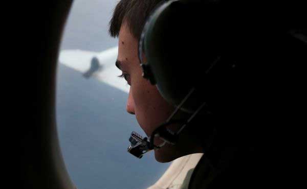 Wild weather forces suspension of MH370 search: AMSA