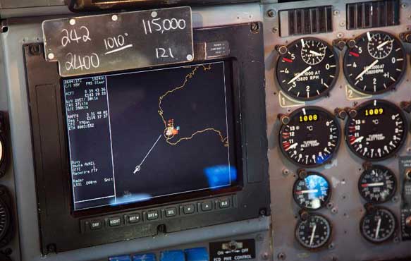 Planes race to fresh MH370 search zone after 'credible new lead'