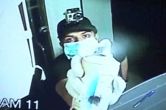 Thieves fail at stealing ATM machine in Karachi