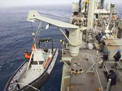 Malaysian minister says search for 'survivors' to continue