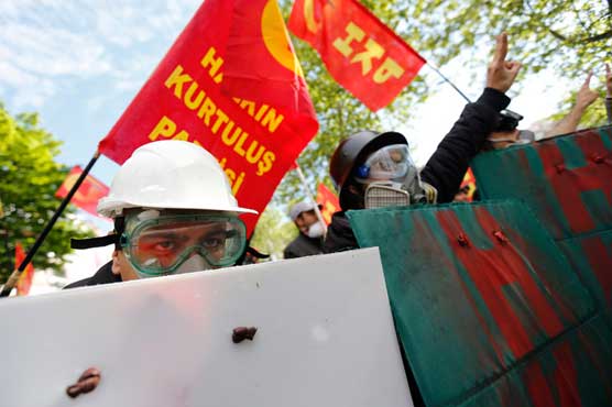 Turkish police tear gas May Day protestors in Istanbul
