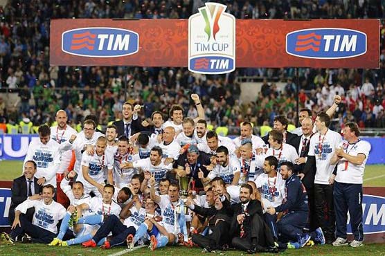 Football: Ten-man Napoli win violence-marred Cup final