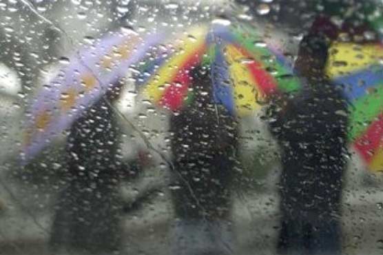 Lahore: Rain turns weather pleasant