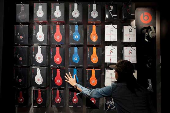 Apple seen eyeing Beats Electronics for $3.2 bln