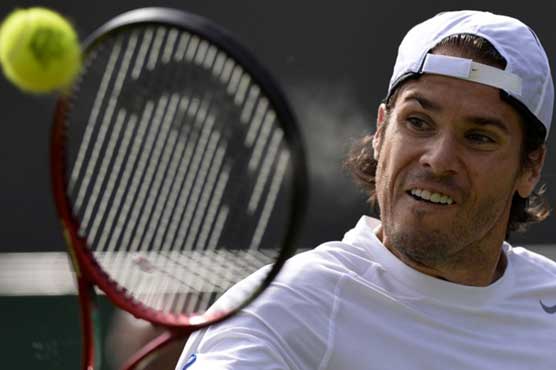 Tennis: Wawrinka loses with back pain as Murray takes clay victory