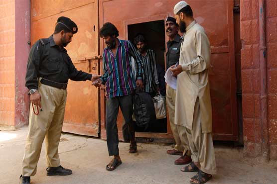 Pakistan releases 151 Indian fishermen