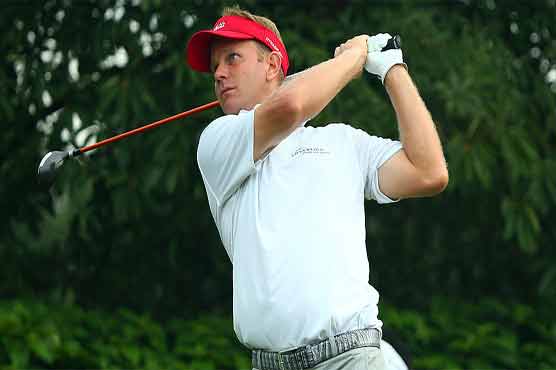 Hurley takes a 2-shot lead at CIMB Classic