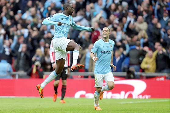 Aguero condemns Van Gaal to Manchester derby defeat