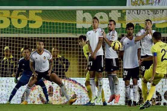 Valencia beat Villarreal 3-1 to move 2nd in Spain