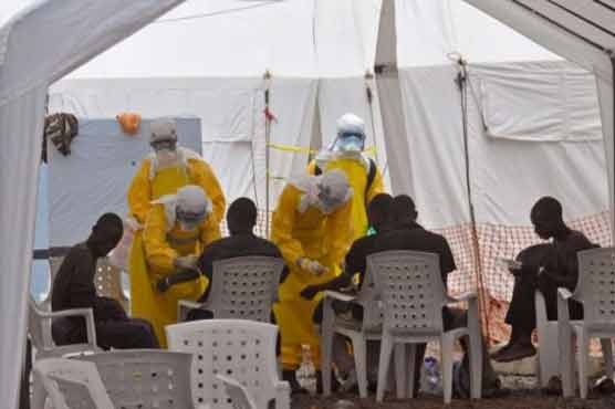 Thousands break Ebola quarantine to find food