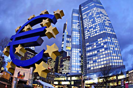 ECB to sit tight despite fragile economy