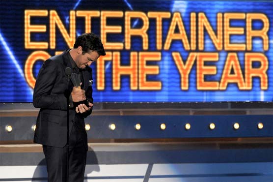 Luke Bryan wins CMA entertainer of the year