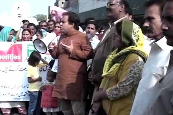 Christians in Faisalabad protest against burning couple to death
