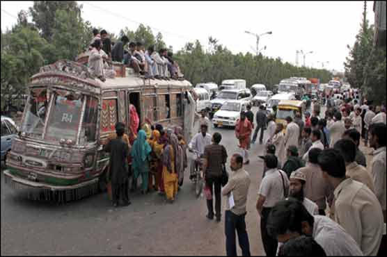 Public transport fares reduced by 1 rupee in Karachi