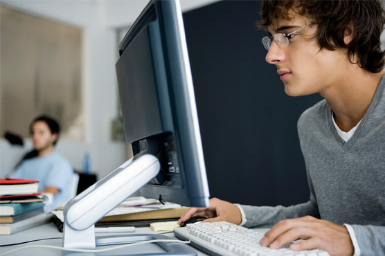 US productivity rises at 2 percent rate in 2Q