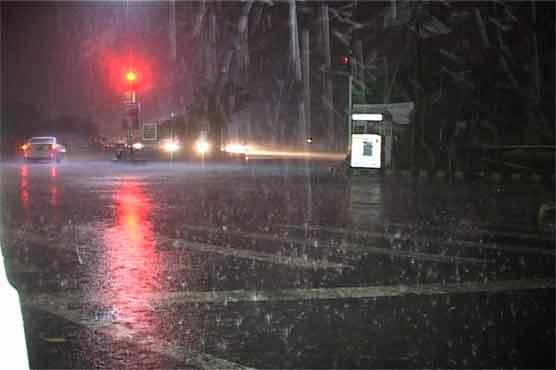Rain, wind in parts of Punjab turned weather cold