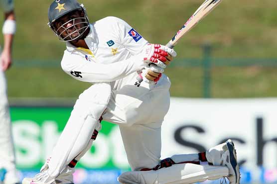 Shehzad falls as Pakistan reach 347
