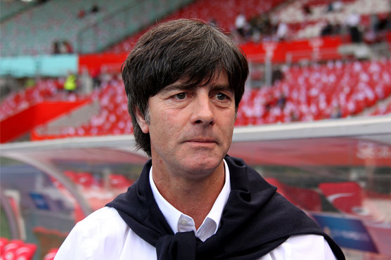 Football: Germany back to business after red-carpet galore