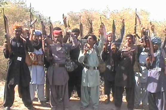 Dacoits stage protest in Ghotki, accuse police of taking extortion