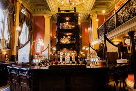 Bank of England cuts down on wine, starts serving beer