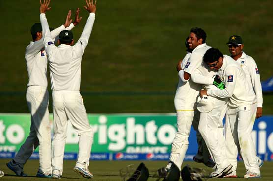Hafeez out as New Zealand bat in second Test