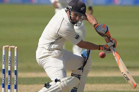 New Zealand 369-8 at tea in second Test