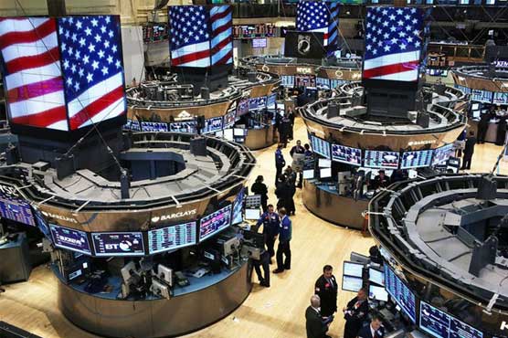 US indexes move higher, Urban Outfitters slips