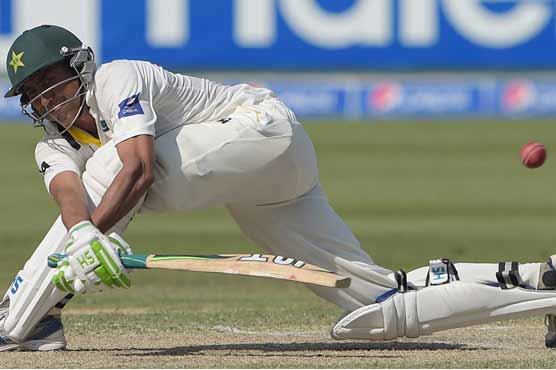Younis' fifty drives Pakistan in second Test