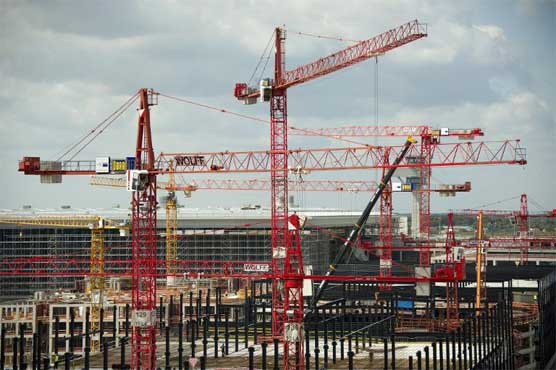 Eurozone growth at 16-month slow point: survey 