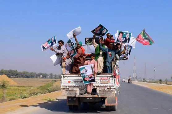 Imran Khan reaches Larkana