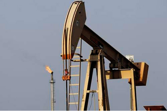 Oil gains as OPEC moves into focus, oil prices firm up