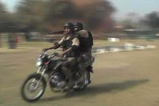 Multan: Army demonstrates combative skills to students