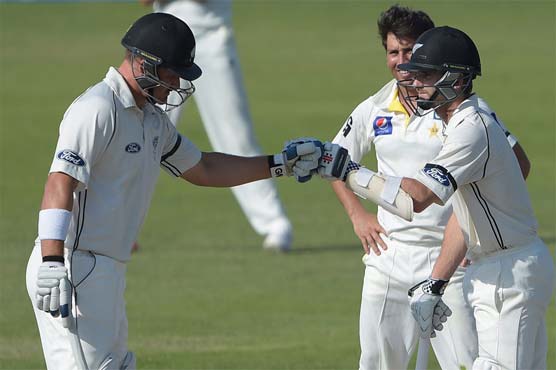 New Zealand 488-3, lead by 137 in third Test 