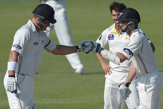 New Zealand shakes over-confident Pakistan, ends Day-3 at 637 for 8