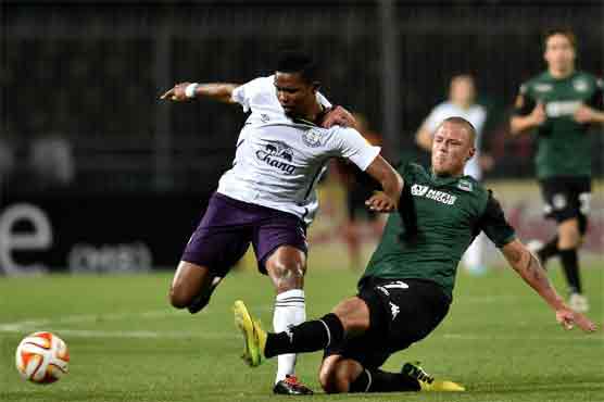 Football: Eto'o rescues point for Everton, Spurs held