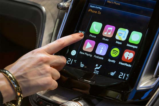 High-tech gadgets drive wow factor at Paris motor show