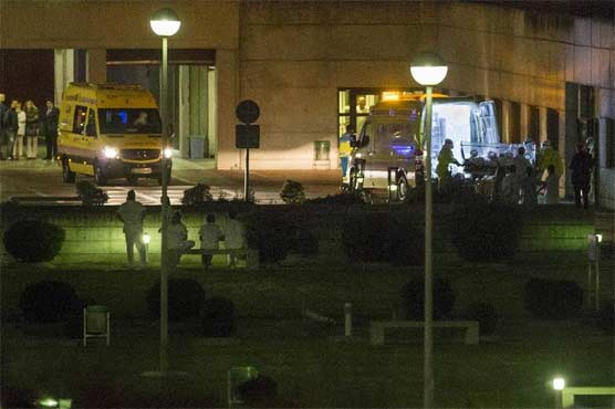 Nurse in Spain gets Ebola, raising global concern