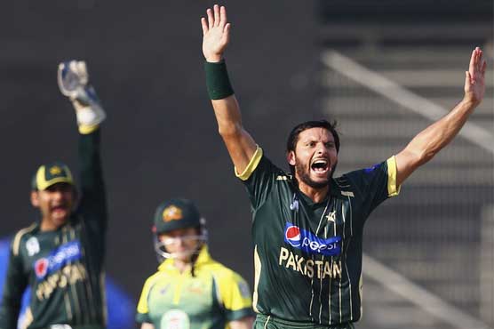 Australia set 256 runs target for Pakistan