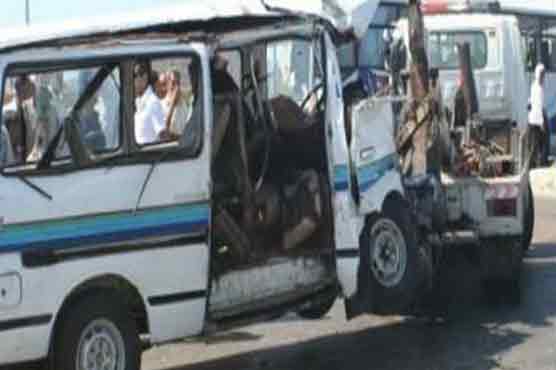 Egypt crash kills 30 as minibuses collide