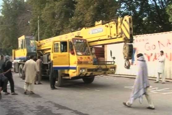 Islamabad: Containers removed from 8 locations except Constitution Avenue 