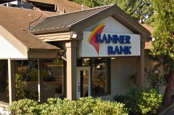 Remorseful robber waits for police after Washington state heist