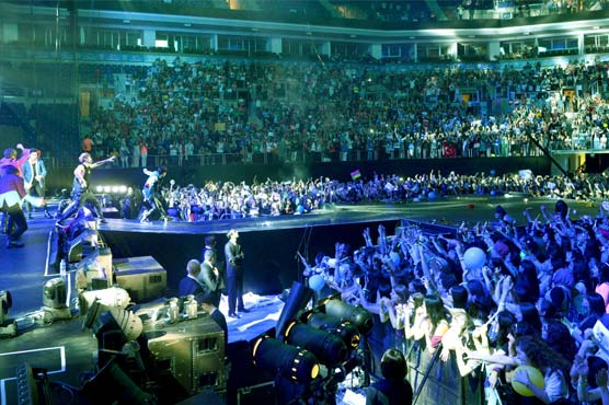 14 feared dead in collapse at S. Korea pop concert