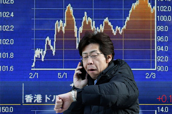 European markets start week in the red