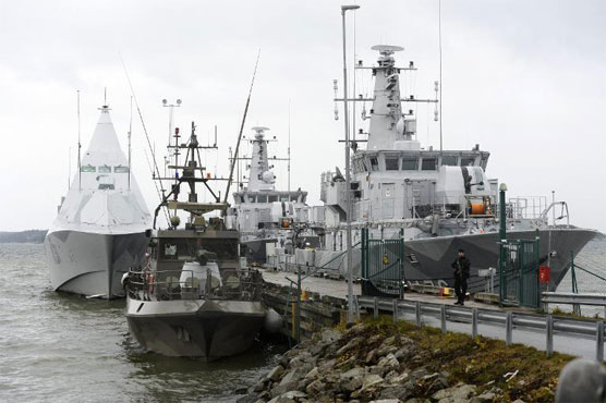 Sweden calls off hunt for suspected submarine