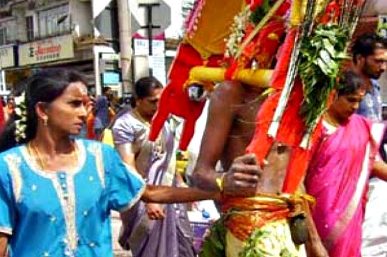 India's stone-pelting festival leaves many injured