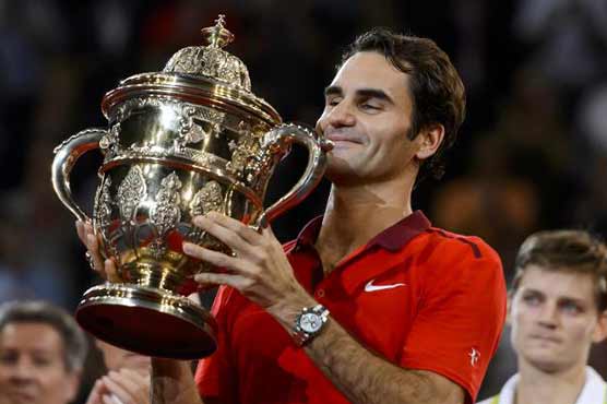 Federer targets number one spot as race for London heats up 