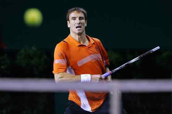 Tennis: Robredo rumbles on as Verdasco stuns Simon in Paris